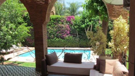 Spacious unfurnished villa for rent