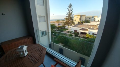 Beautiful side sea view apartment
