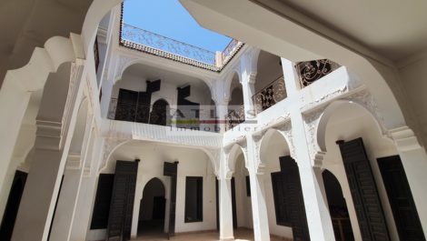 Marrakech : 318 m² autorisés Riad – maison d’hôtes à finaliser
