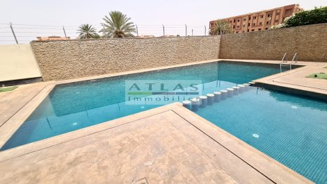 Marrakech : A louer, piscine intérieure chauffée, piscine extérieure, salle de sport