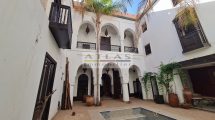 Riad and spa, classified, 300 m² on the ground, bar, heated swimming pool – Top deal!