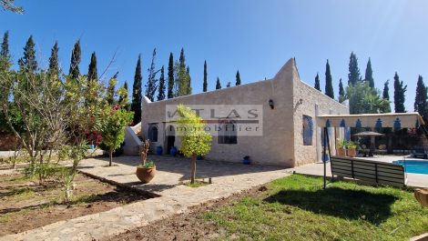 Essaouira: “Beldi” house with swimming pool, garden and interior patio