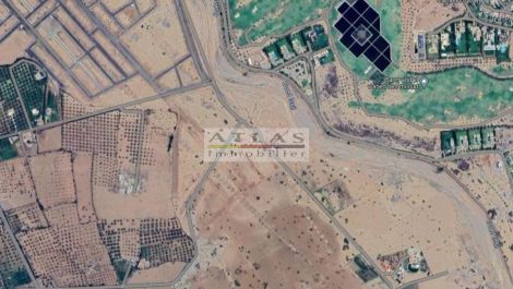 Marrakech : Terrain titré de 27977 m² en bordure du Golf Al Maaden