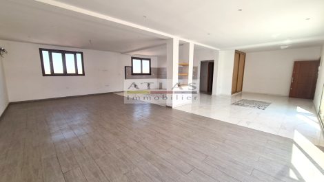 Marrakech: Atypical 280 m² penthouse in Sidi-Ghanem!