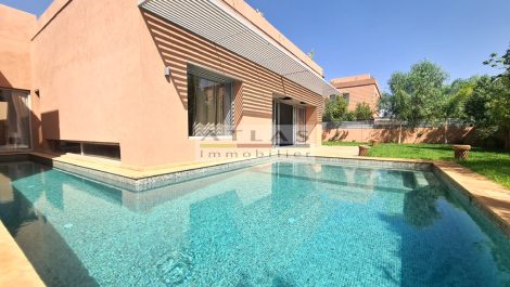 Marrakech : Villa de Plain-Pied contemporaine sur la Route de Tahanaout