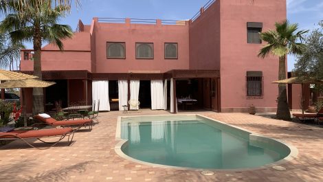Marrakech : Villa et dépendance individuelle sur une propriété arborée de 5800 m²