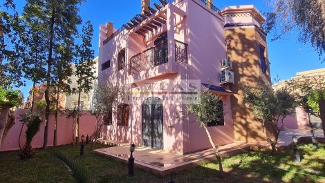 Marrakech : Belle villa située à proximité immédiate de la ville