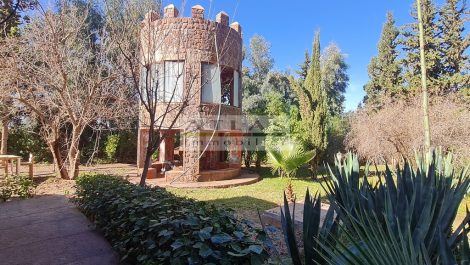 Marrakech: Oasis of Serenity – Magnificent Property with Three Villas on 11,390 m²!