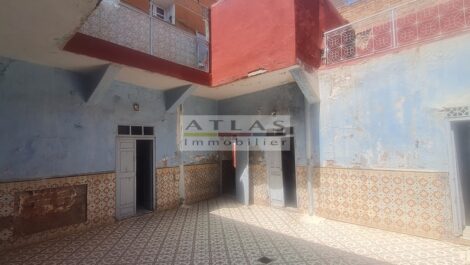Marrakech – Medina : Riad to renovate with a surface area of 174 m²