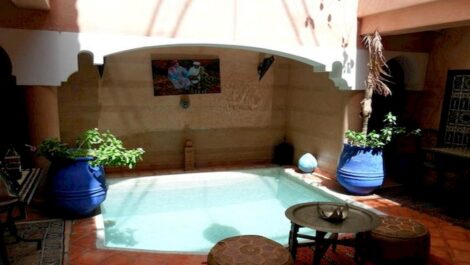 Interesting price for this Riad 5 rooms well placed, all authorizations