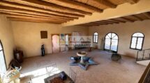 Vaste propriété en pierre de pays sur terrain morcelable de 2,5 hectares à Essaouira