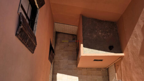 Immeuble titré à fort rendement – Emplacement stratégique entre Bab Doukkala et Dar el Bacha