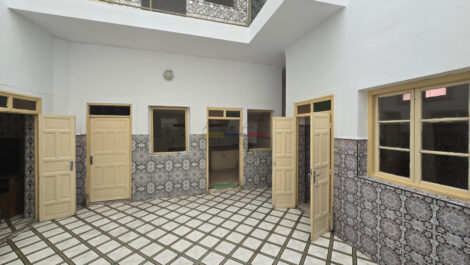 Riad titré avec grand patio à Bab Doukkala – Excellent accès, fort potentiel